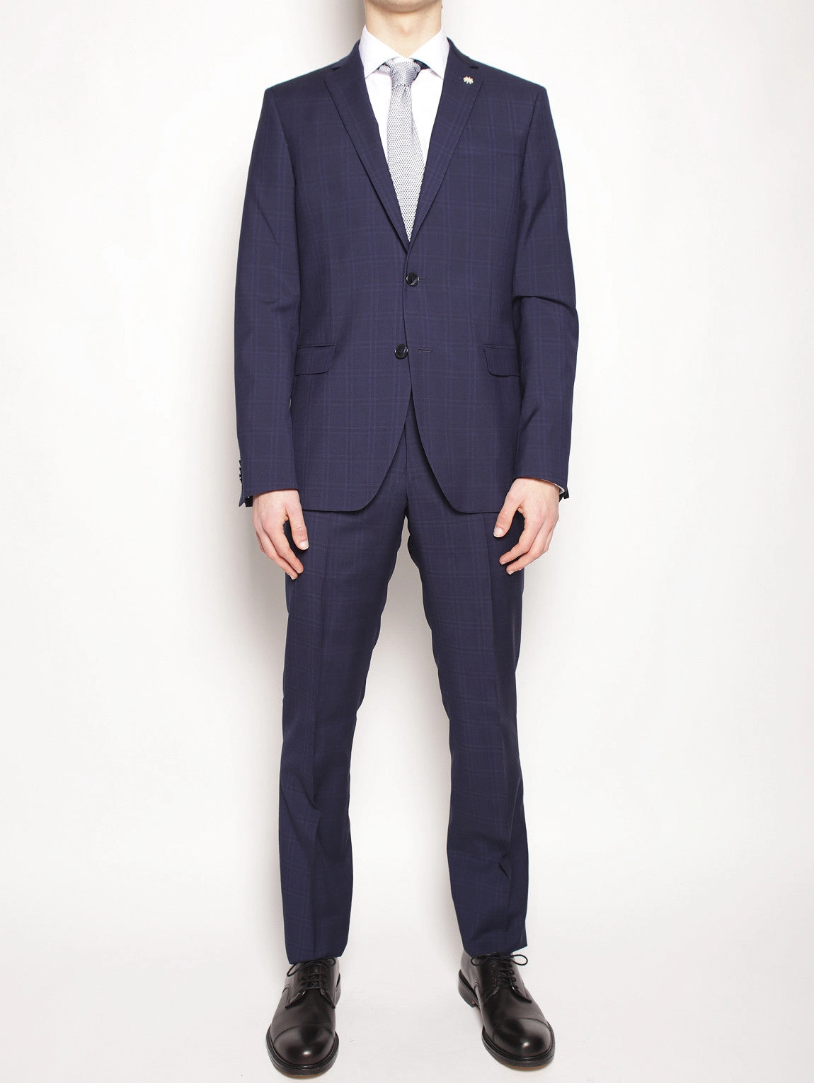 Slim suit in cool Blue wool